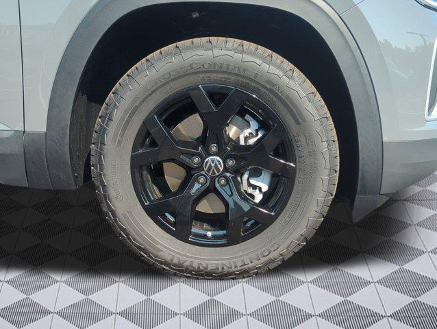 new 2025 Volkswagen Atlas car, priced at $47,841