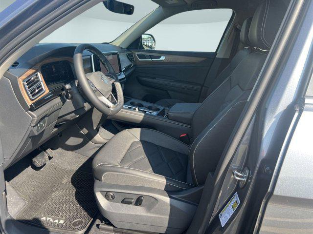 new 2025 Volkswagen Atlas car, priced at $38,701