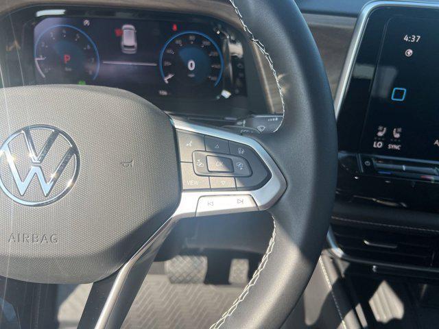 new 2025 Volkswagen Atlas car, priced at $38,701