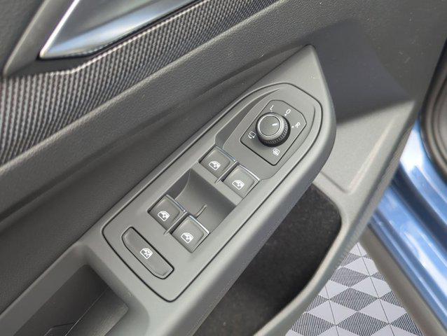 new 2025 Volkswagen Golf GTI car, priced at $39,252