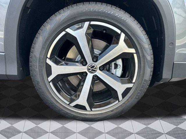 new 2025 Volkswagen Tiguan car, priced at $35,002