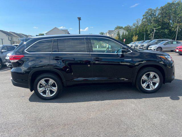 used 2019 Toyota Highlander Hybrid car, priced at $33,998