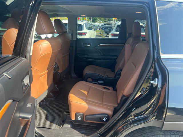 used 2019 Toyota Highlander Hybrid car, priced at $33,998
