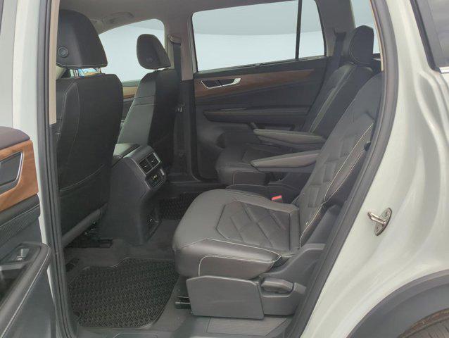 new 2025 Volkswagen Atlas car, priced at $45,711