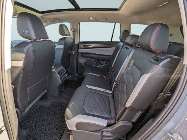 new 2025 Volkswagen Atlas car, priced at $48,103