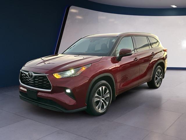 used 2022 Toyota Highlander car, priced at $36,760