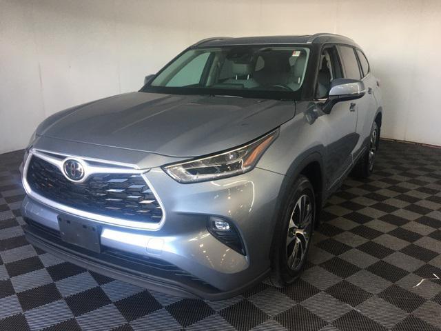 used 2021 Toyota Highlander car, priced at $35,350