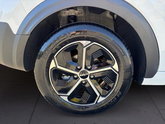 used 2025 Kia Niro car, priced at $25,890