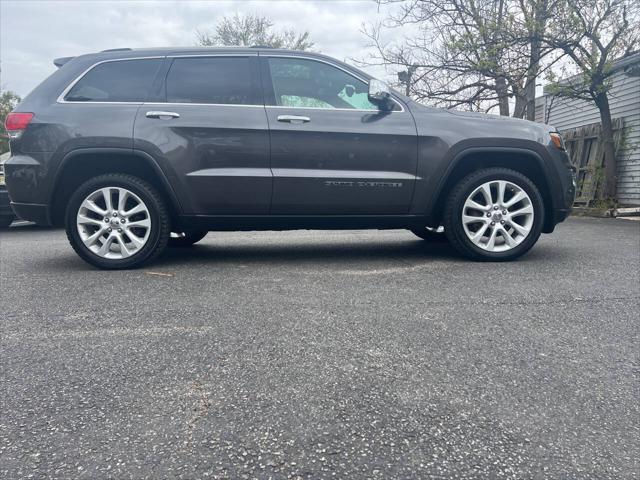 used 2017 Jeep Grand Cherokee car, priced at $15,995