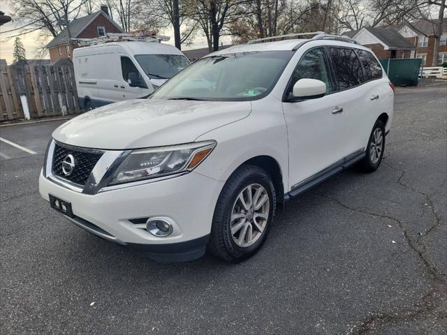 used 2014 Nissan Pathfinder car, priced at $9,995