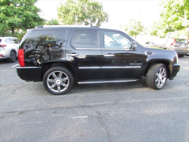 used 2009 Cadillac Escalade car, priced at $14,995