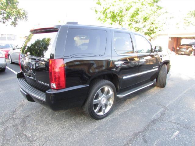 used 2009 Cadillac Escalade car, priced at $14,995