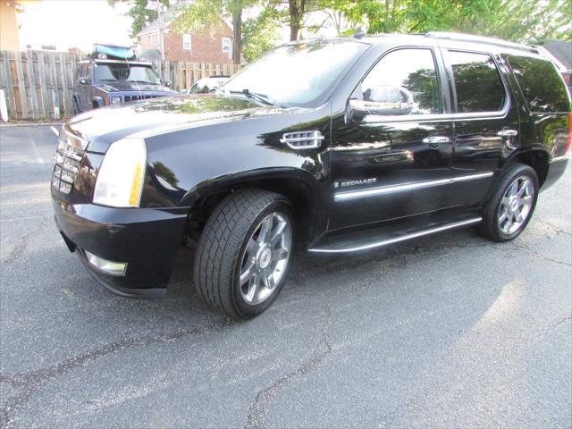 used 2009 Cadillac Escalade car, priced at $14,995