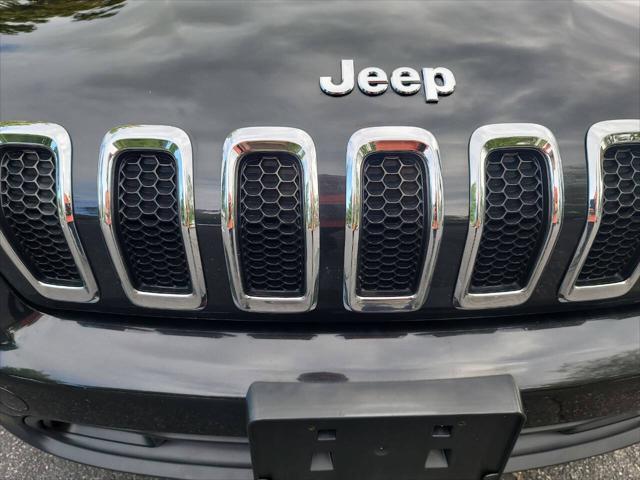 used 2014 Jeep Cherokee car, priced at $8,495