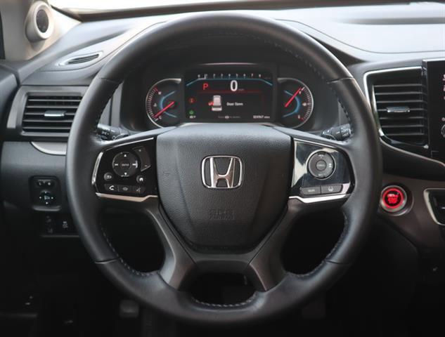 used 2022 Honda Pilot car, priced at $35,870