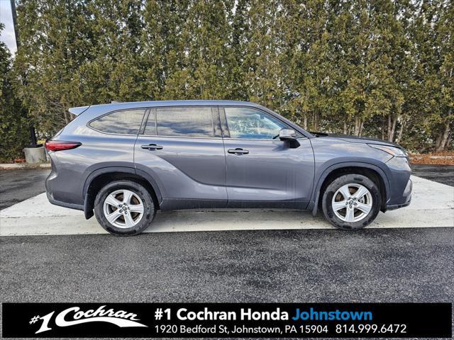 used 2022 Toyota Highlander car, priced at $31,955