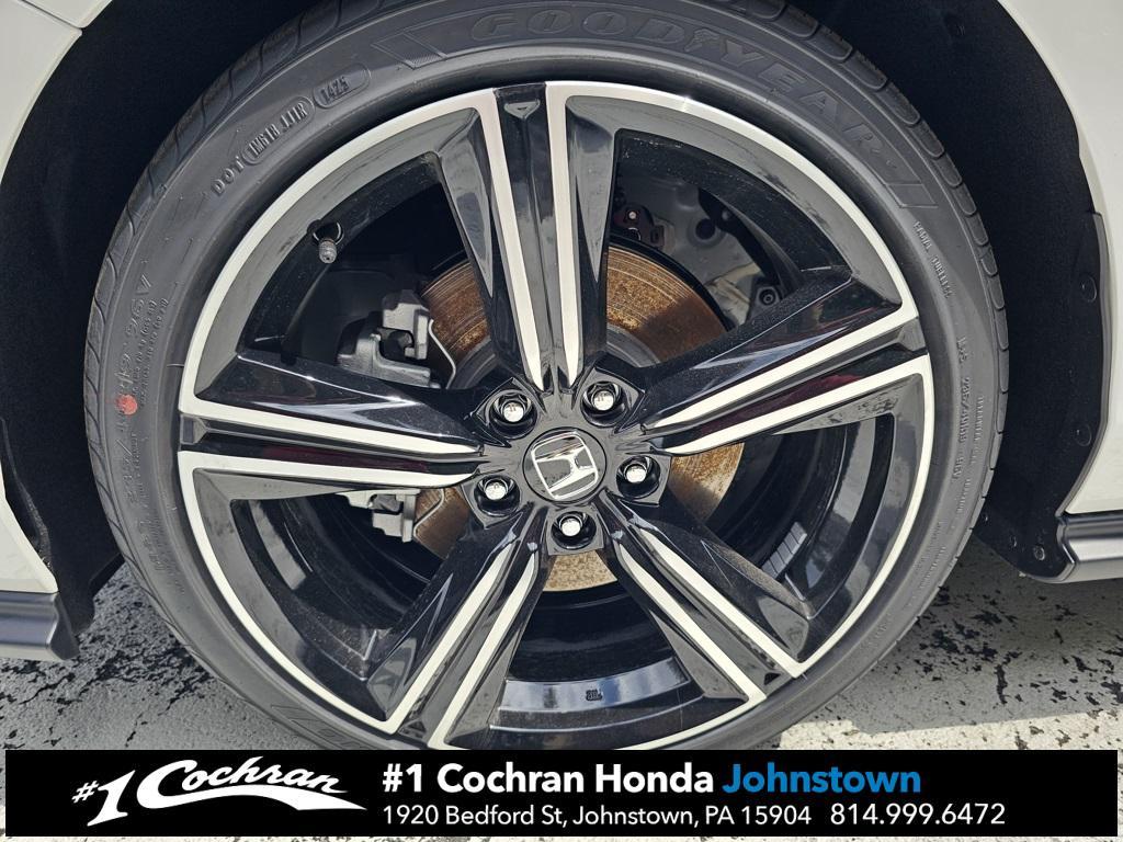 new 2025 Honda Accord Hybrid car, priced at $33,602