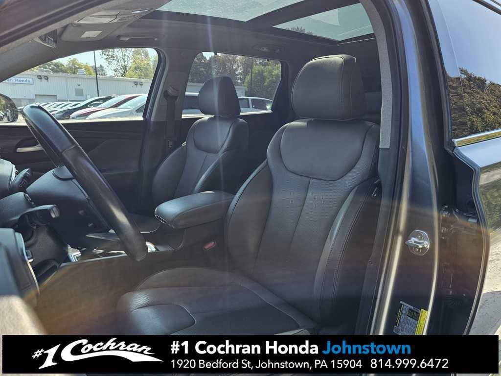 used 2019 Hyundai Santa Fe car, priced at $13,995