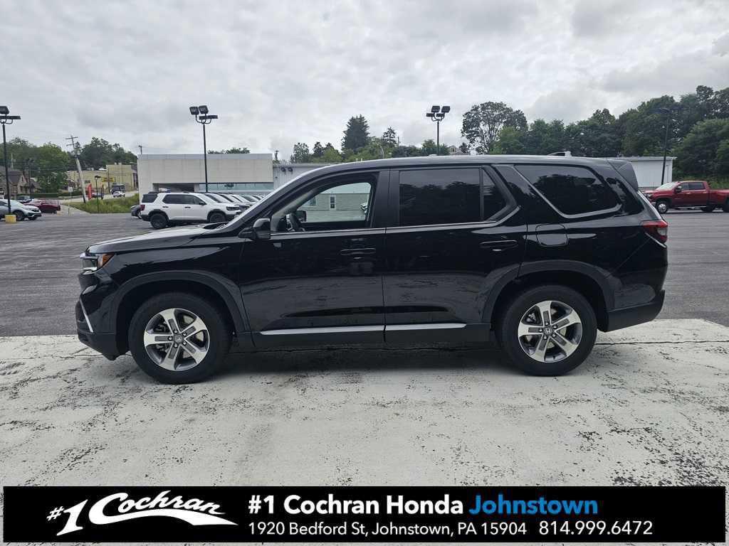 new 2025 Honda Pilot car, priced at $44,923