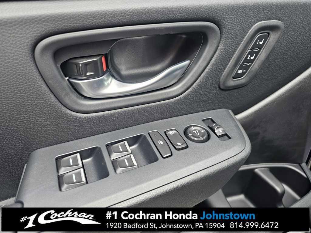 new 2025 Honda Pilot car, priced at $44,923
