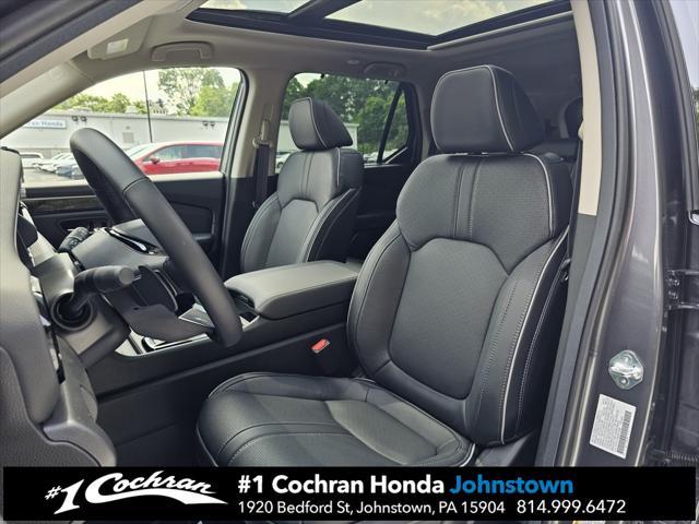 new 2025 Honda Pilot car, priced at $52,680