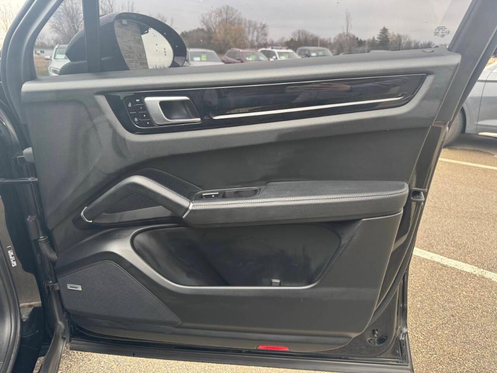 used 2021 Porsche Cayenne car, priced at $34,995