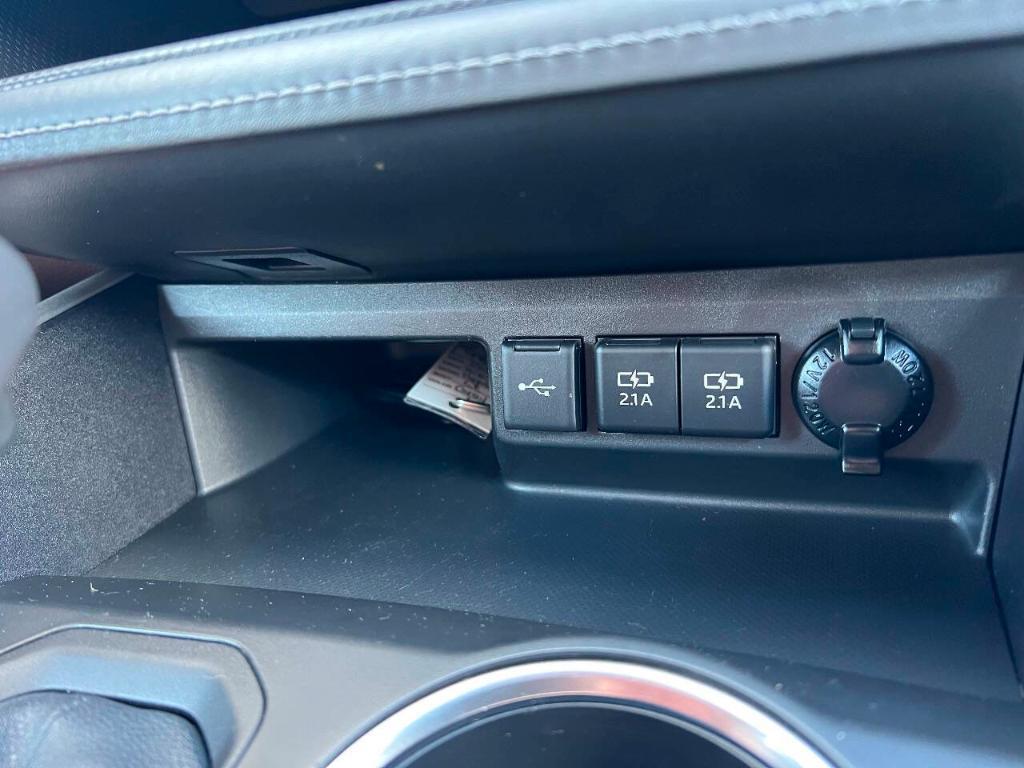 used 2021 Toyota Highlander car, priced at $26,995