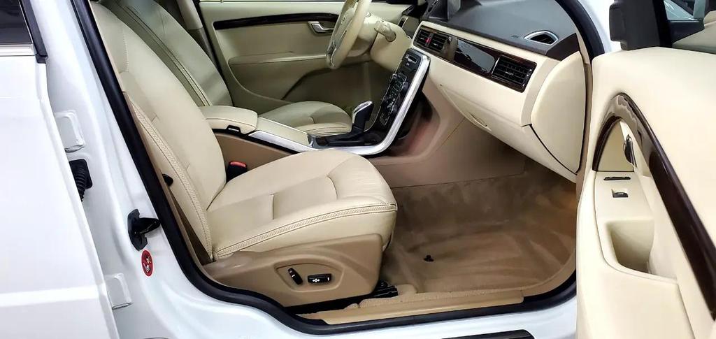 used 2013 Volvo XC70 car, priced at $12,888