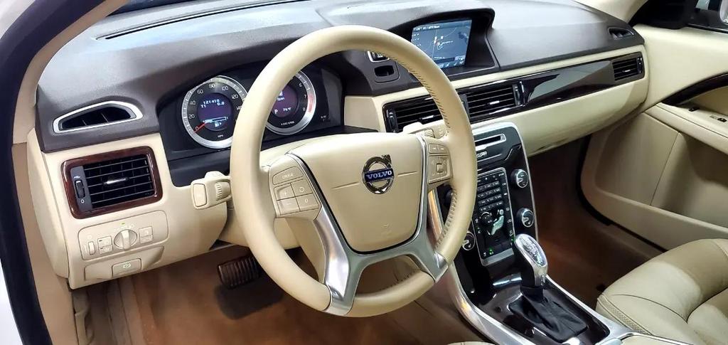 used 2013 Volvo XC70 car, priced at $12,888