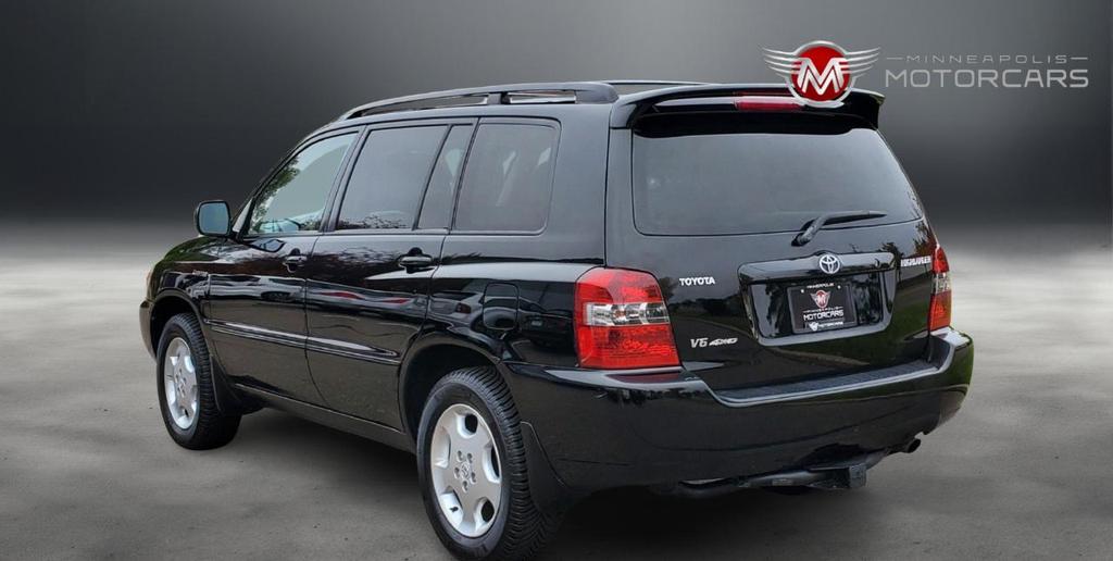 used 2005 Toyota Highlander car, priced at $9,888