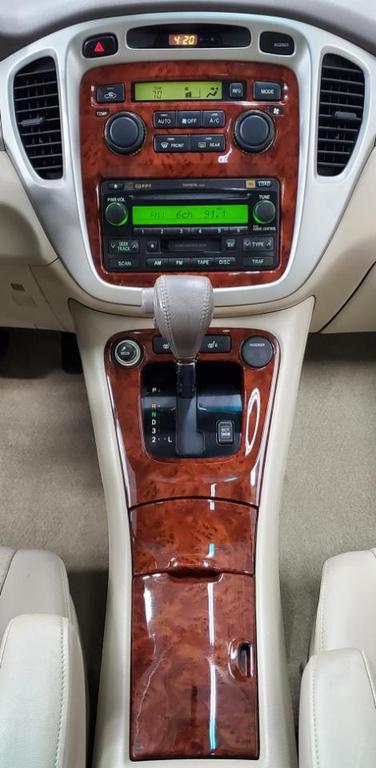 used 2005 Toyota Highlander car, priced at $9,888
