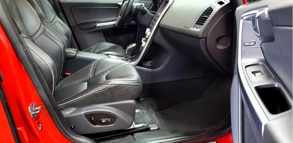 used 2016 Volvo XC60 car, priced at $19,888