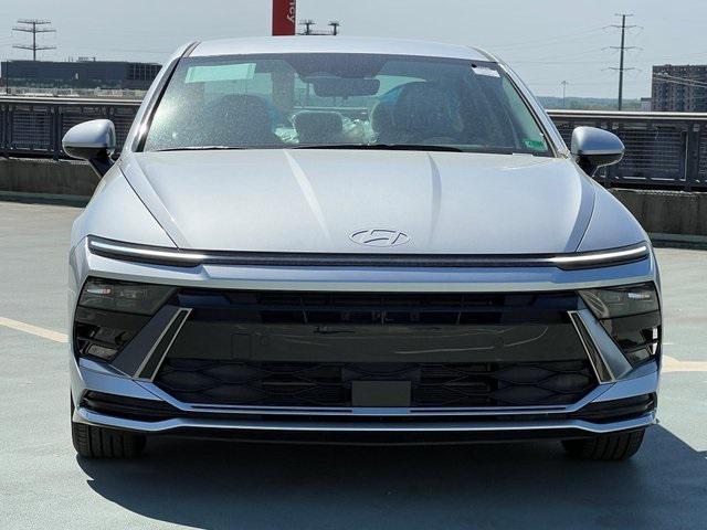 new 2025 Hyundai Sonata Hybrid car, priced at $33,070