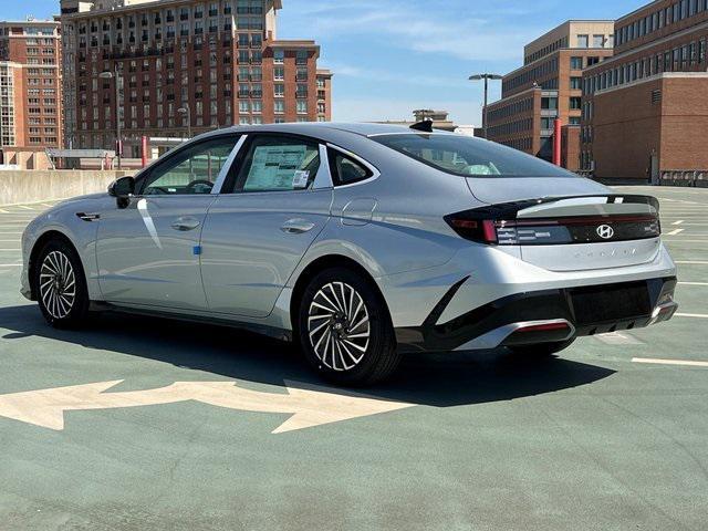 new 2025 Hyundai Sonata Hybrid car, priced at $33,070