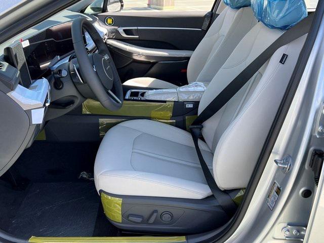new 2025 Hyundai Sonata Hybrid car, priced at $33,070