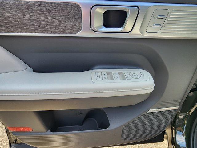 used 2025 Hyundai Santa Fe car, priced at $41,297