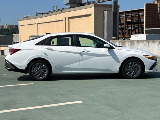 new 2025 Hyundai ELANTRA HEV car, priced at $27,880