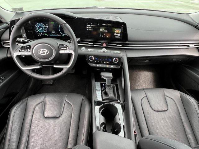new 2025 Hyundai Elantra car, priced at $31,105