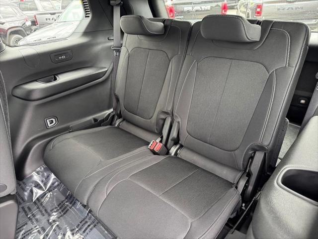 new 2025 Jeep Grand Cherokee L car, priced at $45,420