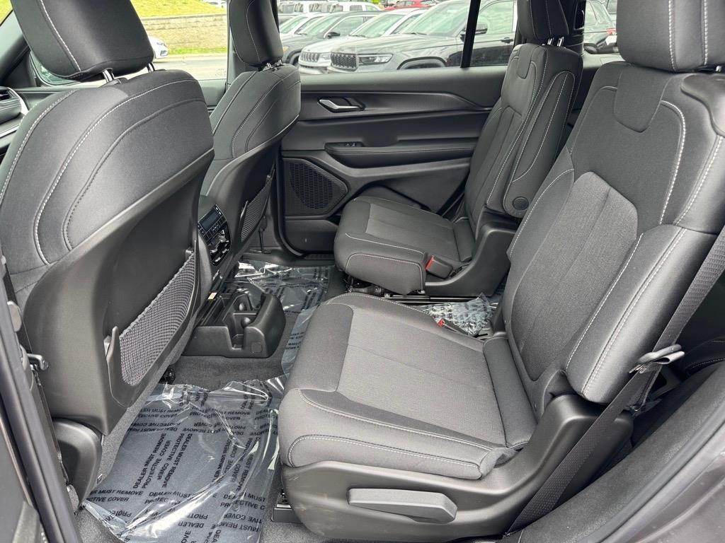 new 2025 Jeep Grand Cherokee L car, priced at $39,995