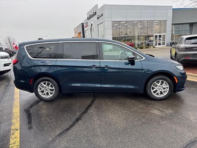 new 2025 Chrysler Pacifica car, priced at $42,920