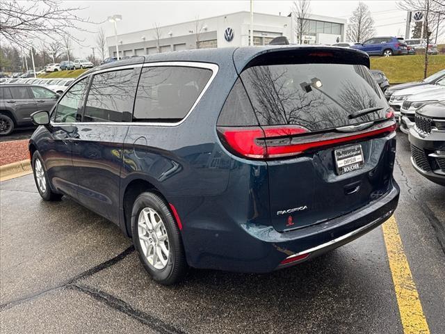 new 2025 Chrysler Pacifica car, priced at $42,920