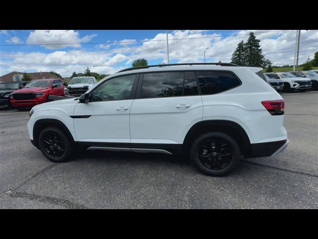 new 2024 Volkswagen Atlas car, priced at $43,873