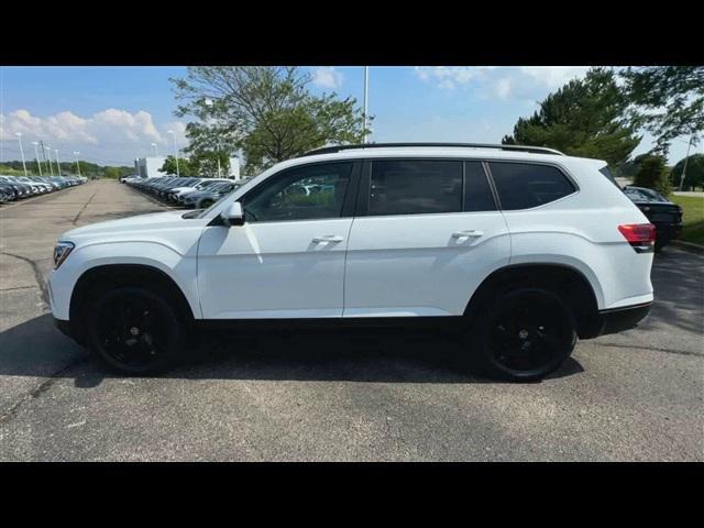 new 2024 Volkswagen Atlas car, priced at $42,308