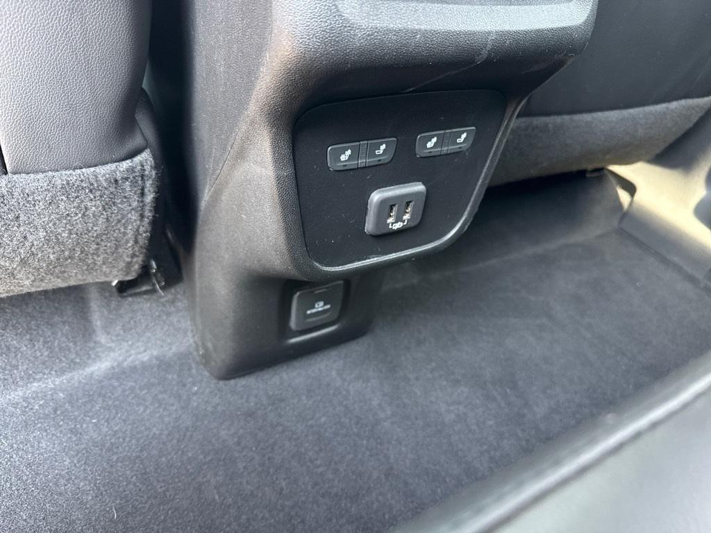 used 2021 Chevrolet Equinox car, priced at $23,250