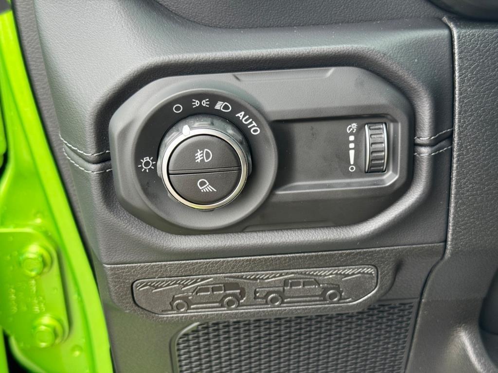 new 2025 Jeep Gladiator car, priced at $51,090