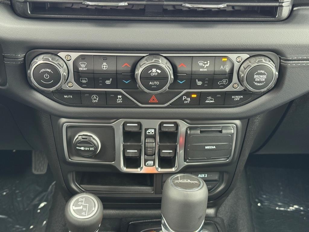 new 2025 Jeep Gladiator car, priced at $51,090