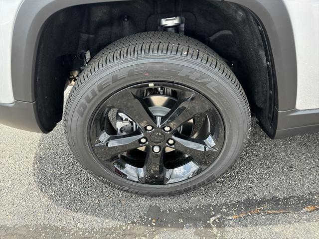 used 2024 Jeep Grand Cherokee car, priced at $38,975