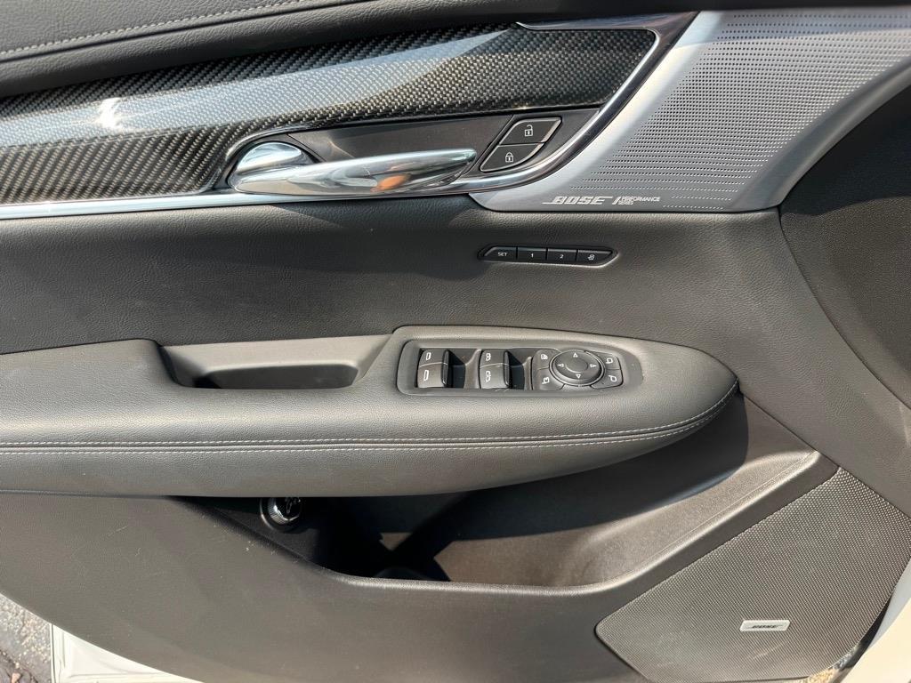 used 2023 Cadillac XT6 car, priced at $41,632