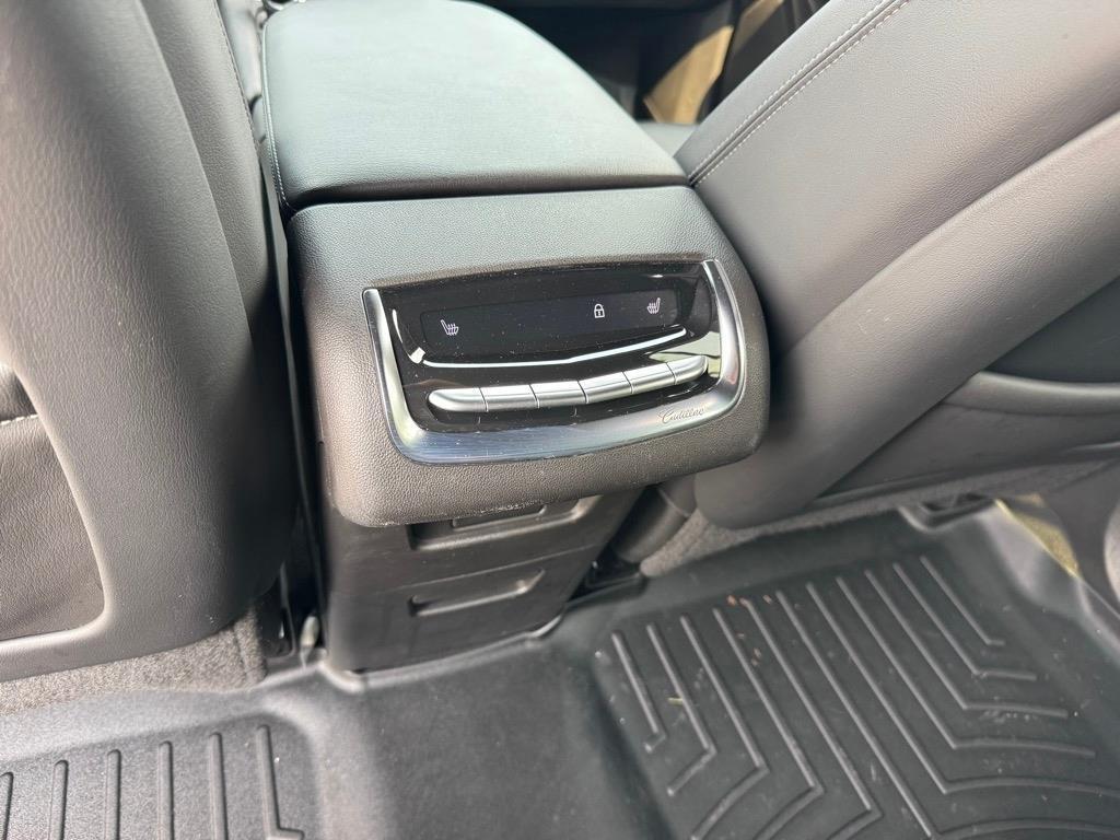 used 2023 Cadillac XT6 car, priced at $41,632